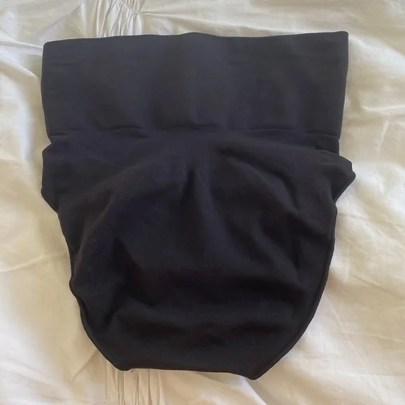 SKIMS sculpting seamless mid waist brief S/M NWOT - Picture 5 of 6
